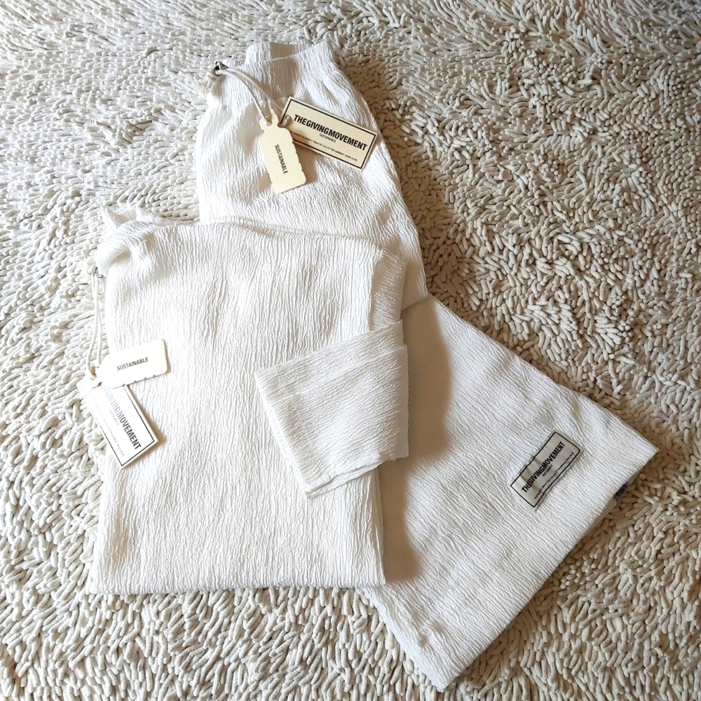 THEGIVINGMOVEMENT white coord set (2 pieces)- size small (top) & XS (pants)